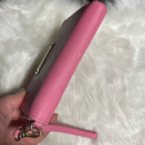 Vince Camuto leather wristlet - Picture 4 of 12